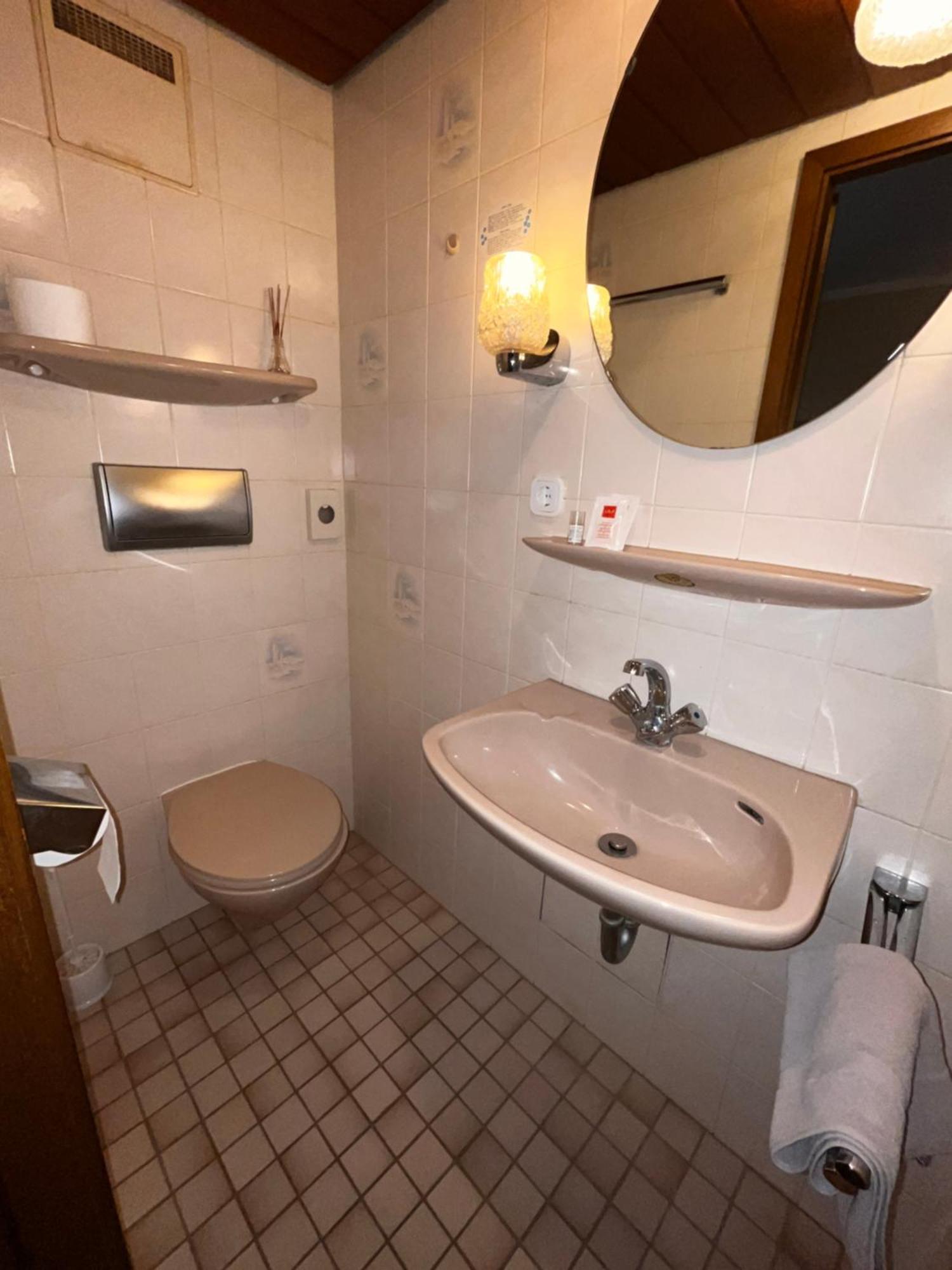 Hotel Zur Post Limburg Bad Camberg Hunfelden Bagian luar foto