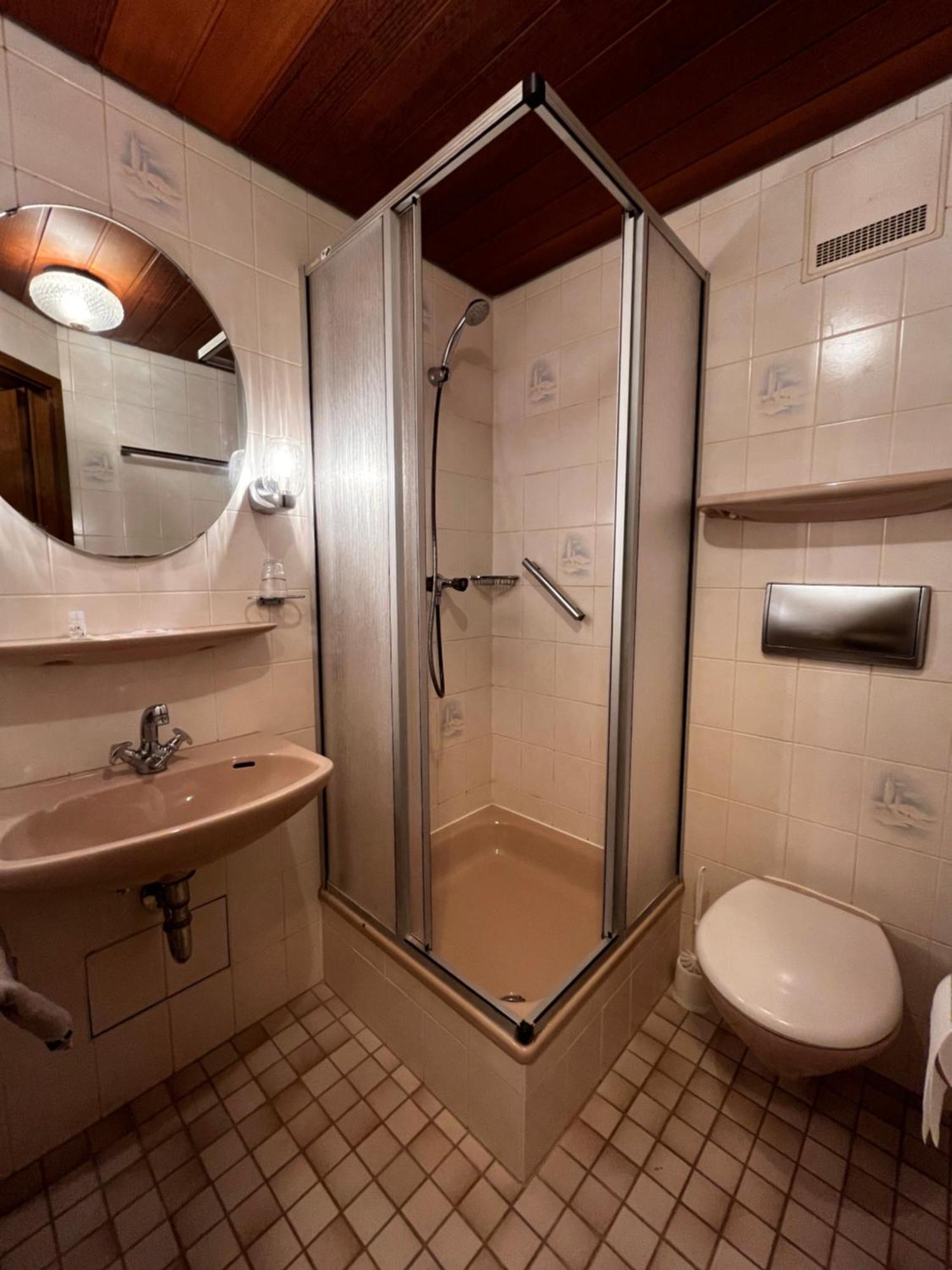 Hotel Zur Post Limburg Bad Camberg Hunfelden Bagian luar foto