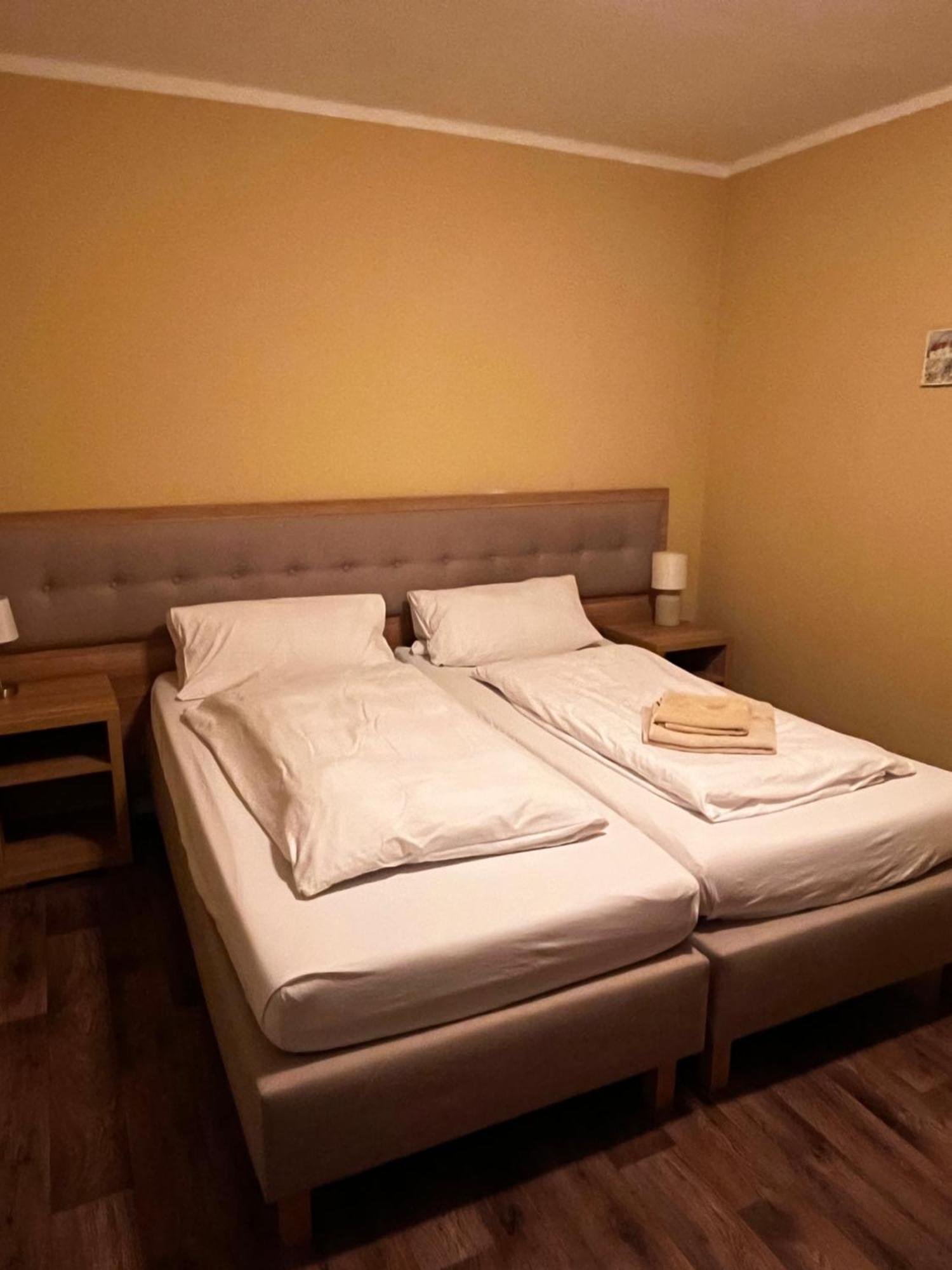 Hotel Zur Post Limburg Bad Camberg Hunfelden Bagian luar foto