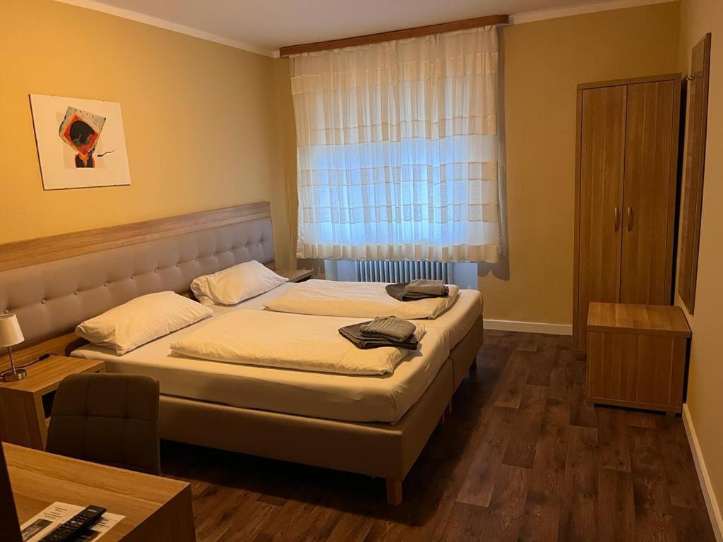 Hotel Zur Post Limburg Bad Camberg Hunfelden Bagian luar foto